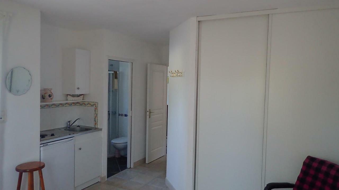 Chambre Dans La Pinede 圣伊莱尔·德列 外观 照片