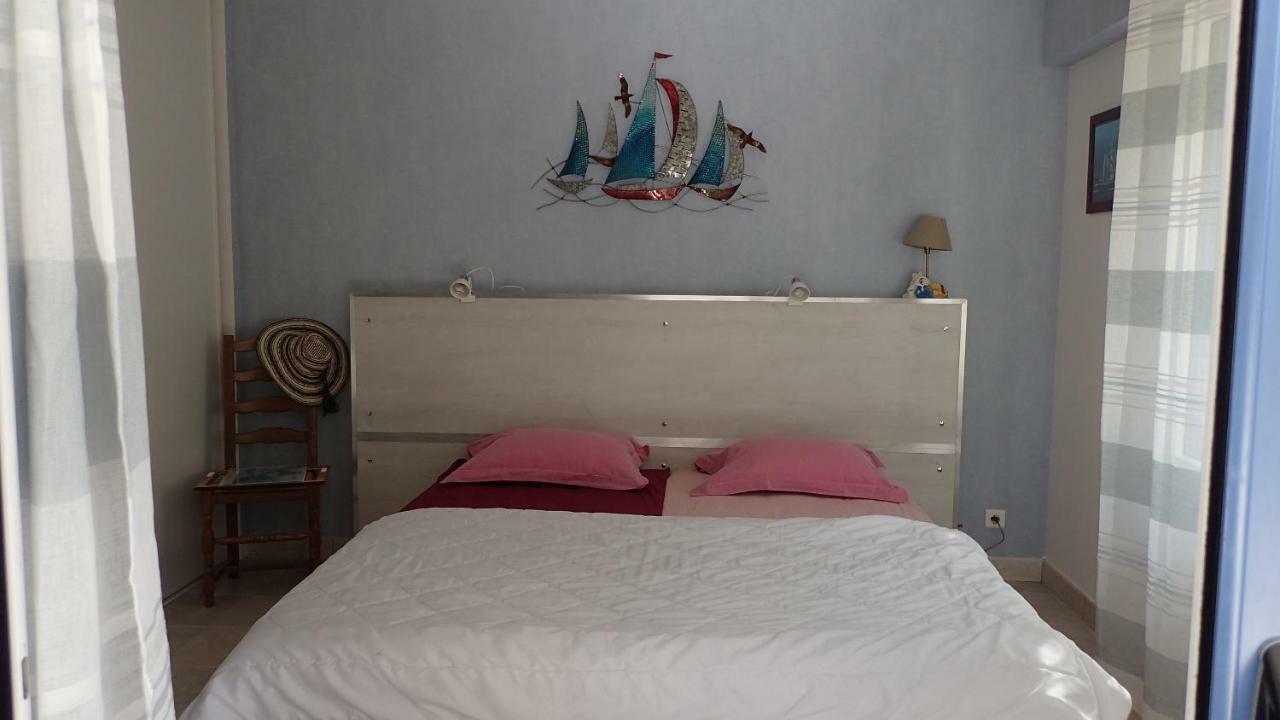 Chambre Dans La Pinede 圣伊莱尔·德列 外观 照片